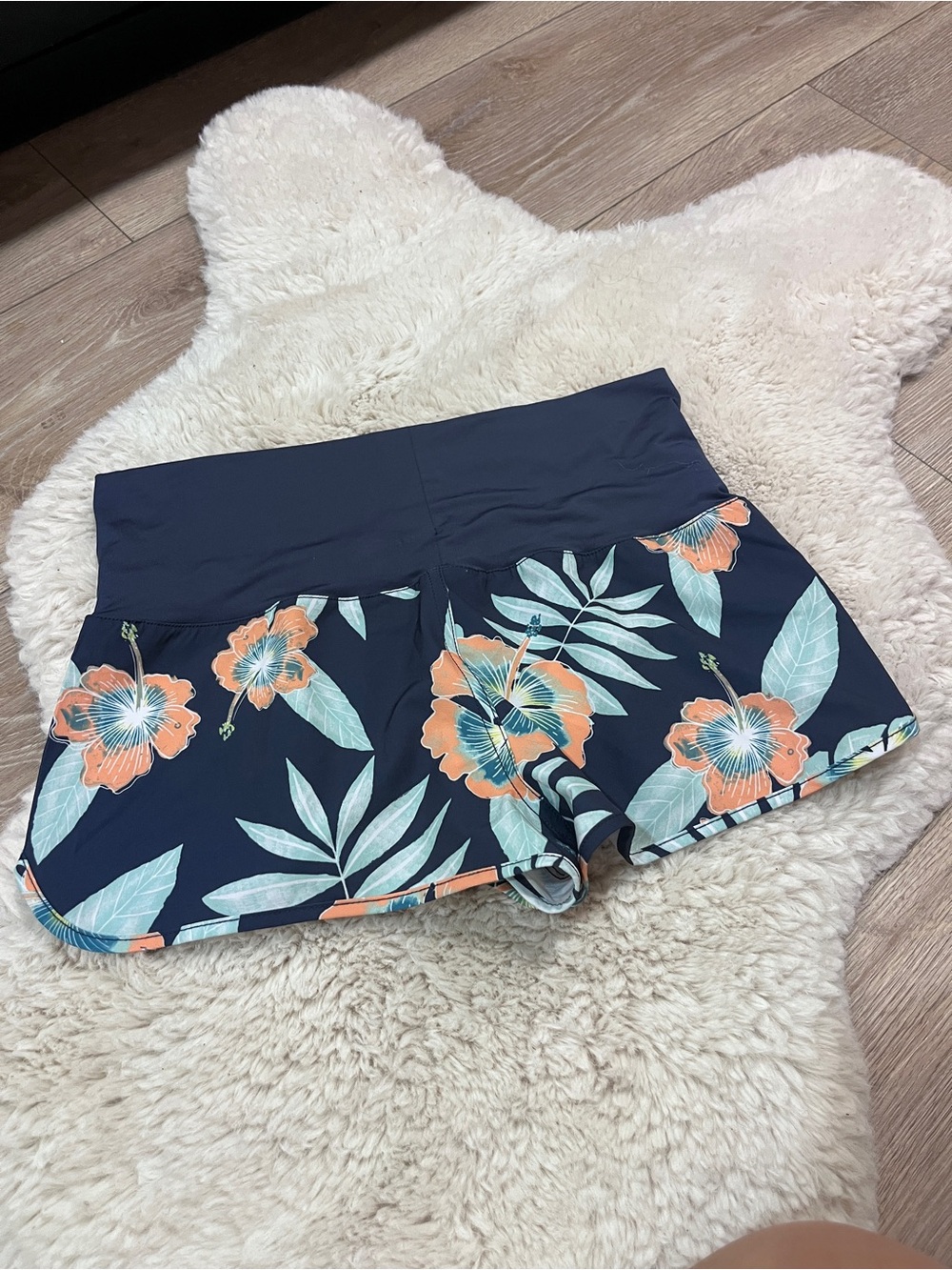 Roxy swim shorts - Picture 3 of 5